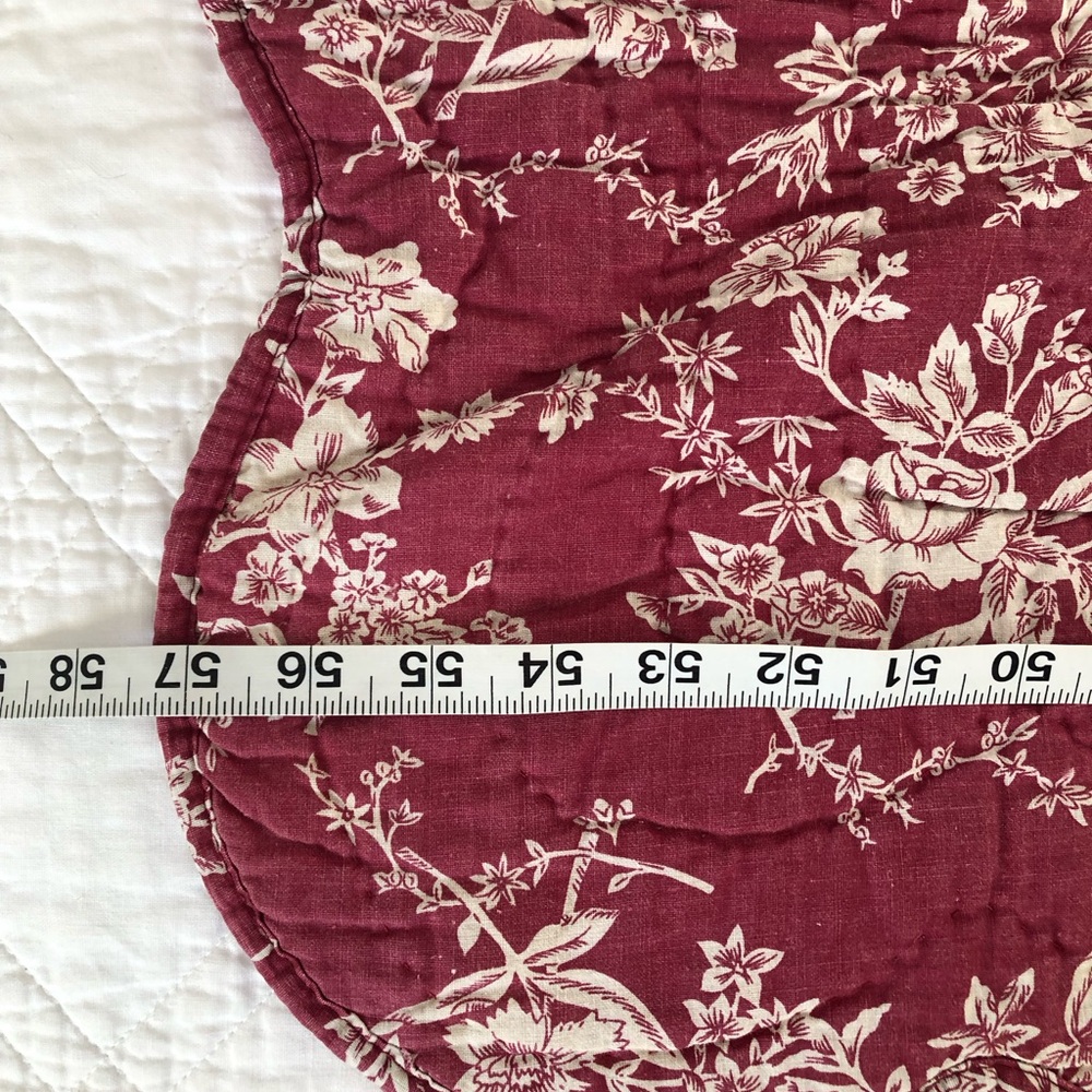EUC Burgundy Floral Design Quilt - Throw - Reversible with Channel Stitching - Picture 13 of 14